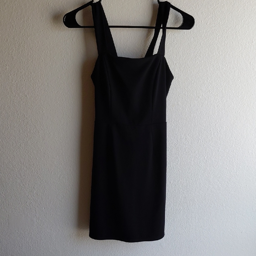 Elegant Black Sleeveless Dress